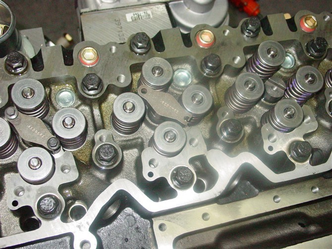 康明斯M11柴油發動機頂置機構氣門調整方法