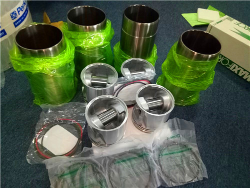 約翰迪爾W80聯(lián)合收割機(jī)發(fā)動機(jī)配件哪里買